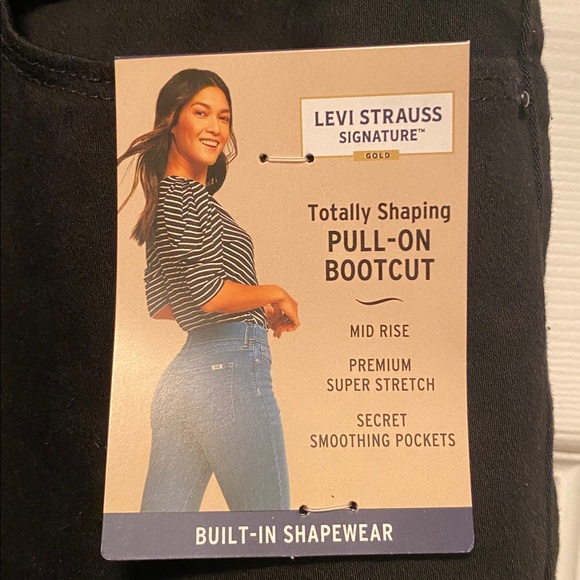 Levi's Strauss Signature Women's Black Pull-On Boot Cut Jeans…size 16L - Picture 6 of 7